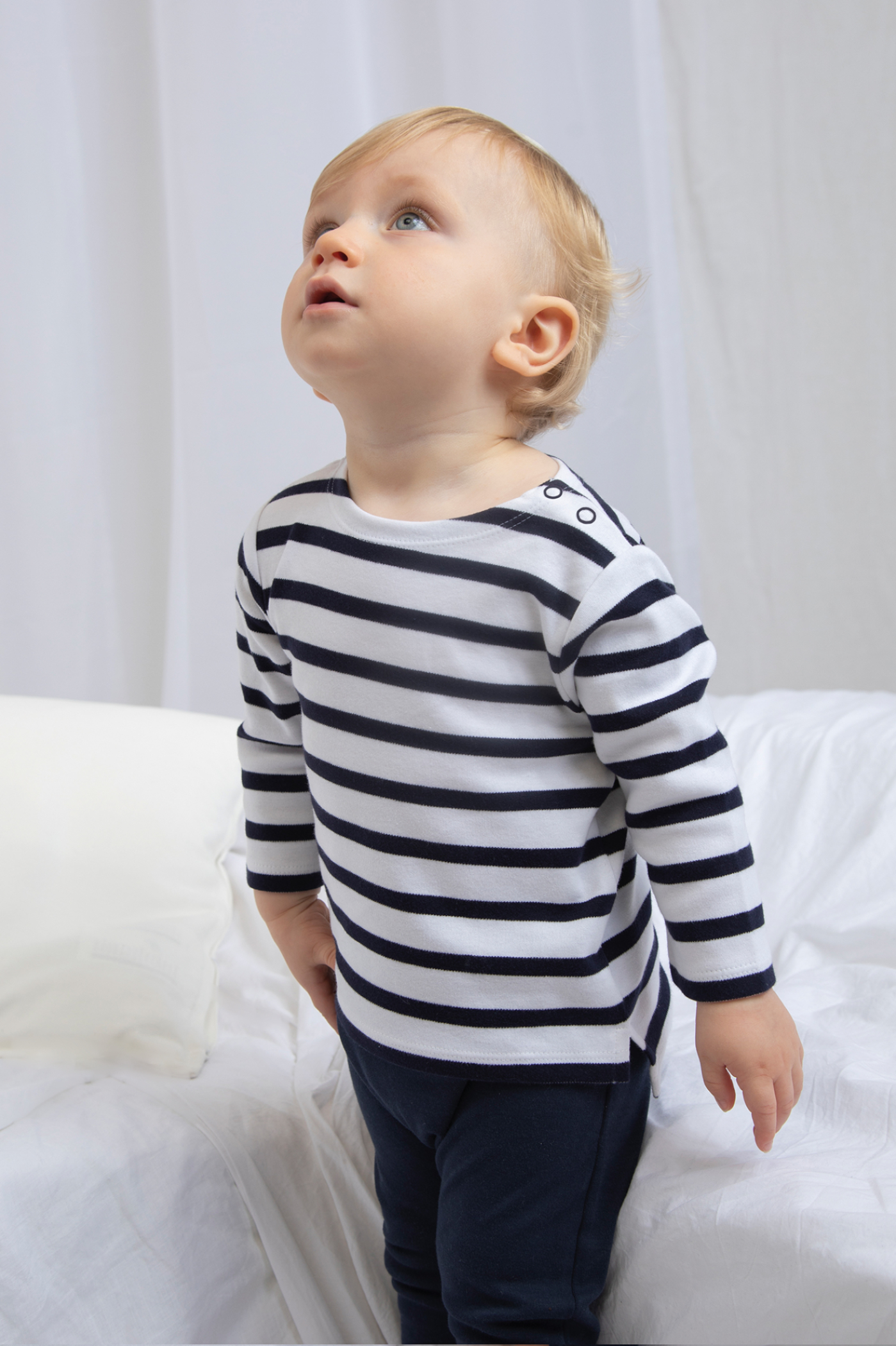 Gestreiftes Baby-T-Shirt aus Bio-Baumwolle in Umstellung